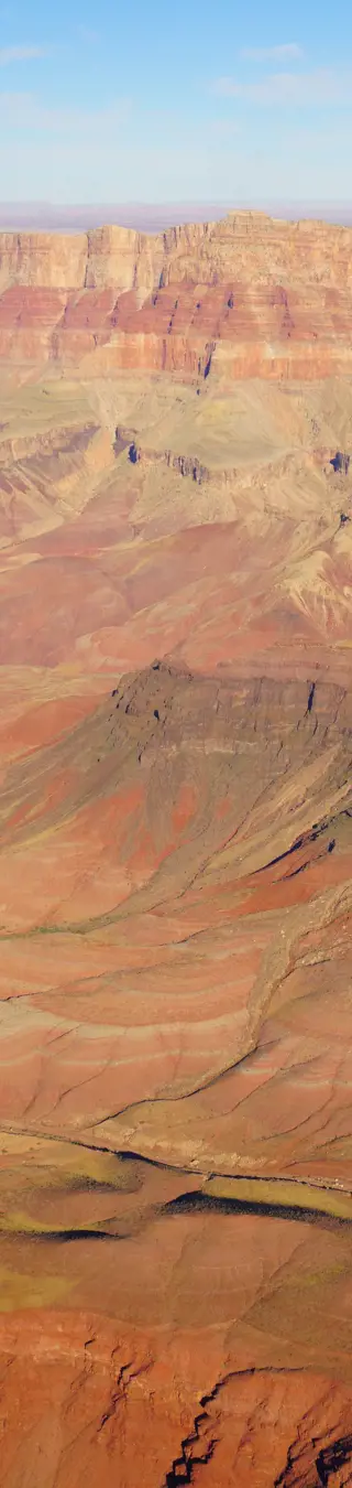Bestaune die Weite des Grand Canyon aus der Vogelperspektive